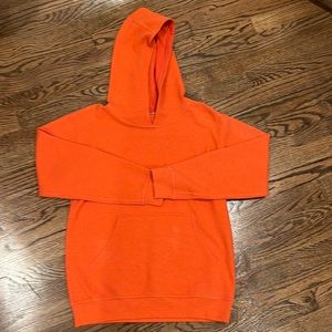 Lululemon Heathered Brick, Size 6 . Loose fit